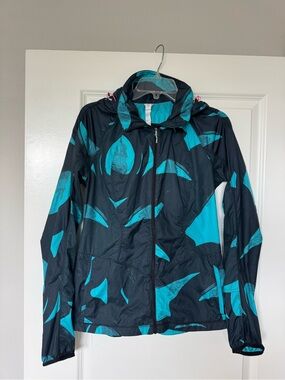 LULULEMON JACKET SIZE 8